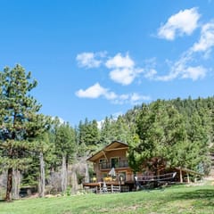 Ponderosa unit 6 Butte view-creek-big yard-hot tub-pet friendly 10 min DT Durango!