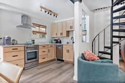 Aspen unit 3 Butte view-creek-big yard-dog friendly 10 minutes DT Durango! - Image 2