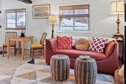 Spruce unit 1 Butte view-creek -big yard- dog friendly 10 minutes DT Durango! - Image 2