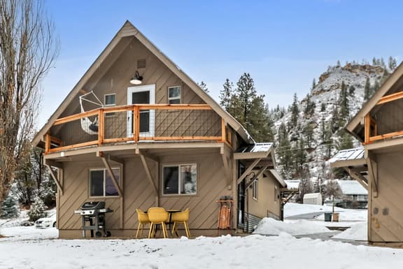 Birch unit 4 Butte view-creek-big yard-dog friendly 10 minutes DT Durango! - Image 1